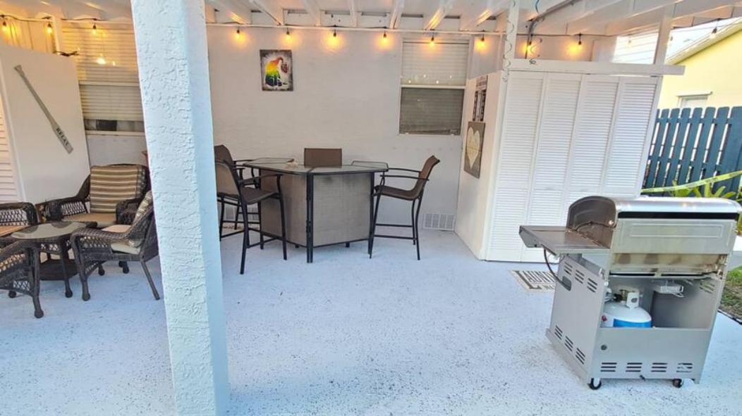 Palm Springs 3-Bedroom 2-Bath 5 Miles To The Beach Lake Worth Beach Exterior photo